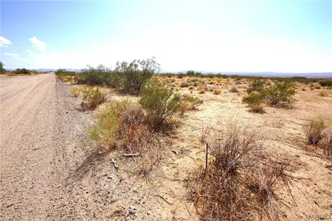 000 N Canyon Dr, Dolan Springs, AZ 86441