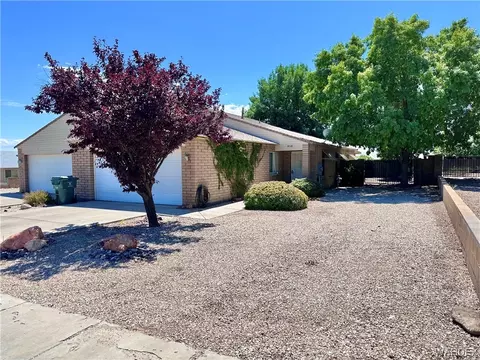958 W Mountain View Dr, Kingman, AZ 86409