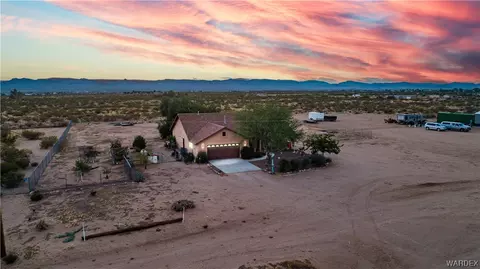 451 S Lochiel Rd, Golden Valley, AZ 86413
