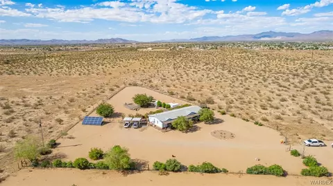 1233 W S Crista Cir, Golden Valley, AZ 86413