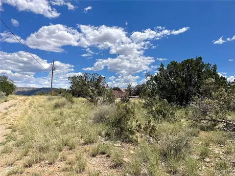 863 N Dominion Dr, Seligman, AZ 86337