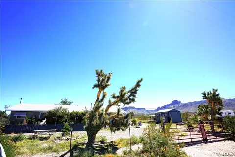 17336 N Manor Dr, Dolan Springs, AZ 86441