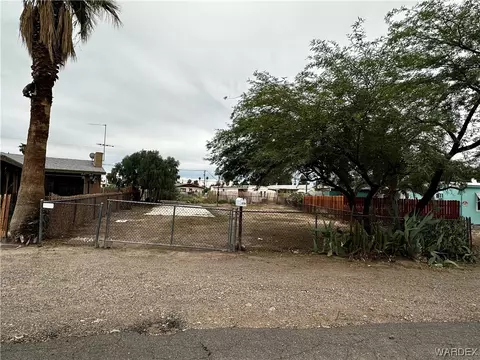 1975 W Robson Cir, Bullhead City, AZ 86442