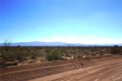 000 E Cicio Rd, Yucca, AZ 86438 photo 7