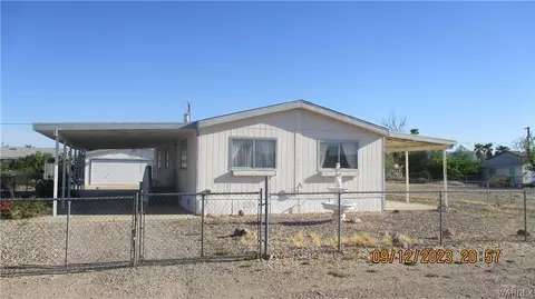 5471 E Yavapai Dr, Topock, AZ 86436