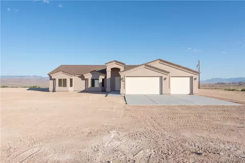 9730 N Cyrus Rd, Kingman, AZ 86401