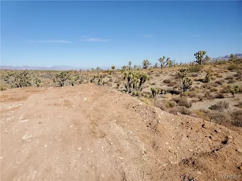 27476 N Hummingbird Dr, Meadview, AZ 86444