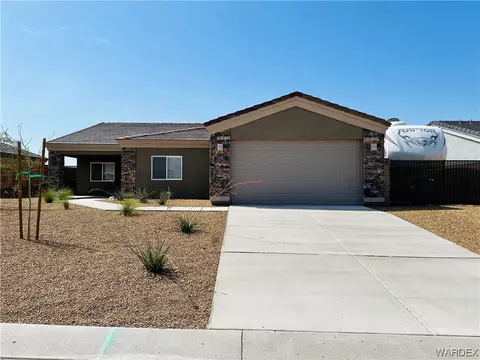2776 Wilderness Ln, Bullhead City, AZ 86442
