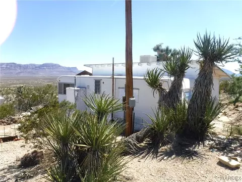 1890 W Cormorant Dr, Meadview, AZ 86444