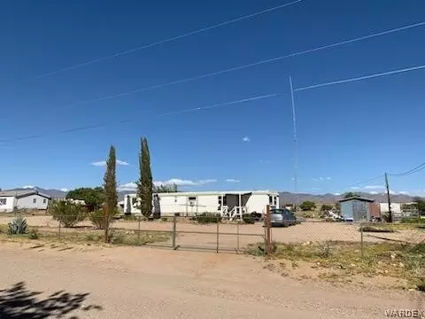 4054 N Cowlic Rd, Golden Valley, AZ 86413