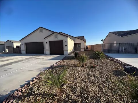 2228 E Hammer Ln, Fort Mohave, AZ 86426