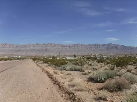 250 E Ashley Dr, Meadview, AZ 86444 photo 2