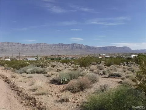 250 E Ashley Dr, Meadview, AZ 86444