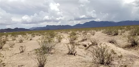 049 N Amana, Dolan Springs, AZ 86441