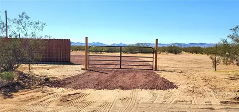 3619 N Santa Maria Rd, Golden Valley, AZ 86413