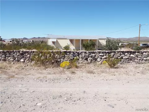 17289 N Mead Dr, Dolan Springs, AZ 86441