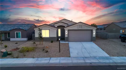 2710 Estrella Vis, Kingman, AZ 86409