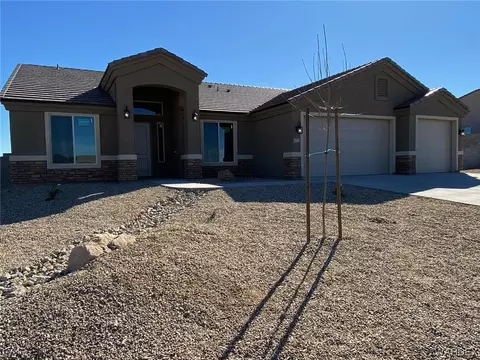2958 Triangle S St, Kingman, AZ 86401
