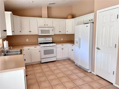 5005 Camelback Pl, Kingman, AZ 86409 photo 10