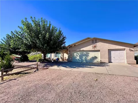 5005 Camelback Pl, Kingman, AZ 86409 photo 2