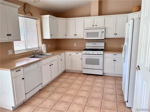 5005 Camelback Pl, Kingman, AZ 86409 photo 9