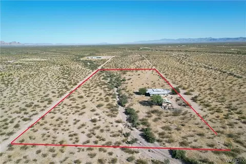 6136 S Copperville Trl, Golden Valley, AZ 86413