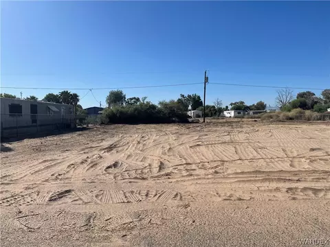 2202 E Cabot Dr, Mohave Valley, AZ 86440