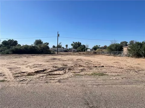2208 E Cabot Dr, Mohave Valley, AZ 86440