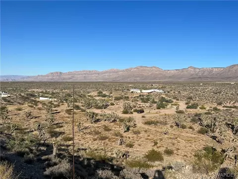 27431 N Hummingbird Dr, Meadview, AZ 86444
