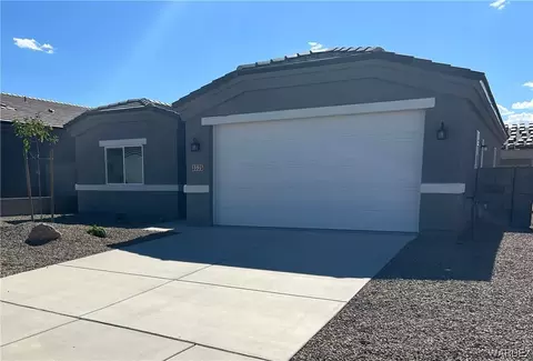 3335 Palmeras St, Kingman, AZ 86401