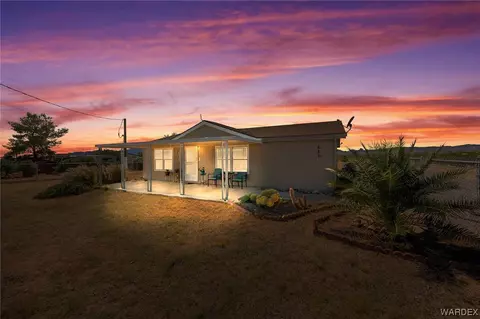 539 S Lochiel Rd, Golden Valley, AZ 86413