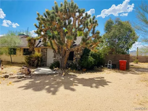 4905 N Mormon Flat Rd, Golden Valley, AZ 86413
