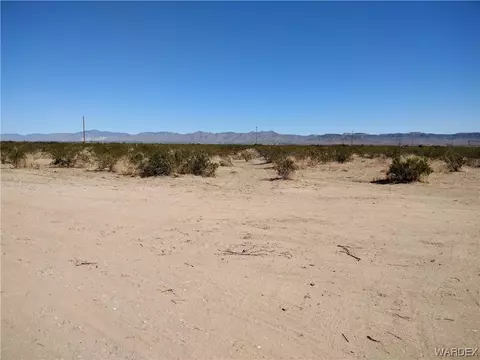000 S Oracle Rd, Golden Valley, AZ 86413