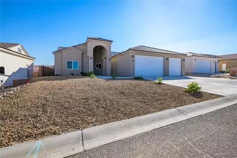 2210 E Twins Dr, Fort Mohave, AZ 86426