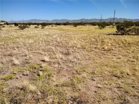 1179 S Teddy Roosevelt Rd, Golden Valley, AZ 86413