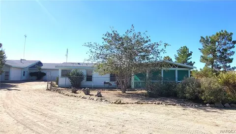 540 W Phantom Creek Dr, Meadview, AZ 86444