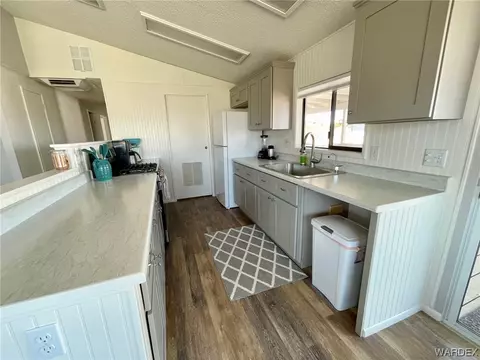 1360 E Stanton Dr, Meadview, AZ 86444 photo 4