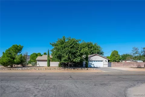 2215 E Suffock Ave, Kingman, AZ 86409