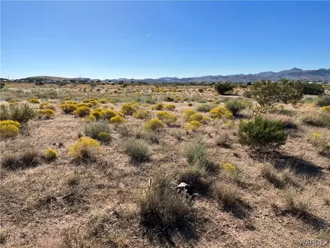 000 N Apache, Kingman, AZ 86401 photo 14
