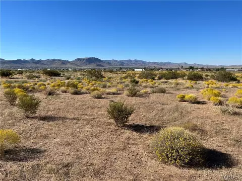 000 N Apache, Kingman, AZ 86401 photo 8