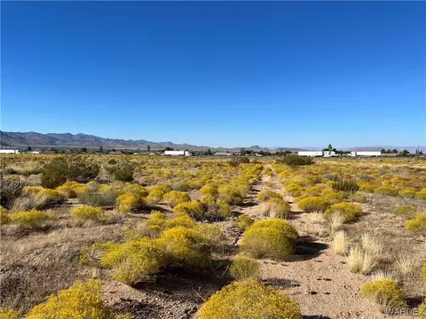 000 N Apache, Kingman, AZ 86401 photo 2