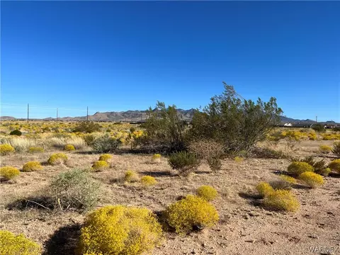 000 N Apache, Kingman, AZ 86401 photo 3