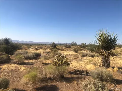 3676 W Collins, Golden Valley, AZ 86413