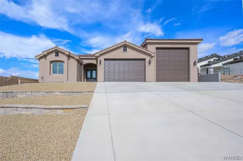 877 Florence Ave, Bullhead City, AZ 86429