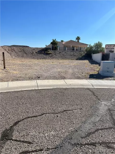 2927 Lakeview Dr, Bullhead City, AZ 86429