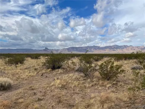 0 W Imperial Dr, Golden Valley, AZ 86413