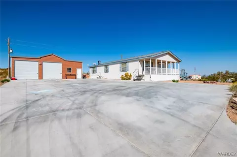 905 E Hance Dr, Meadview, AZ 86444