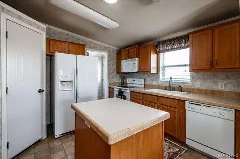 905 E Hance Dr, Meadview, AZ 86444 photo 16
