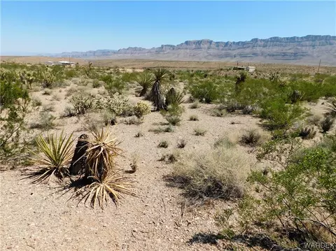 1215 Hance Dr, Meadview, AZ 86444