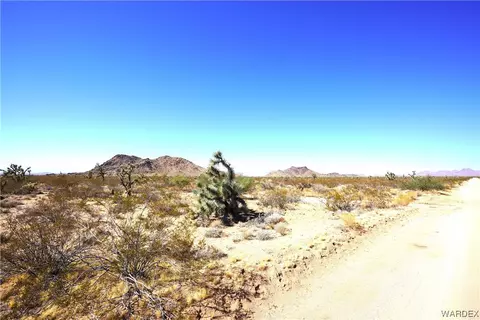 000 E Arroyo Rd, Yucca, AZ 86438 photo 4